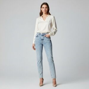 We The Free Jeans Womens 26 Light‎ Wash High Rise Button Fly Zuri Mom Jeans